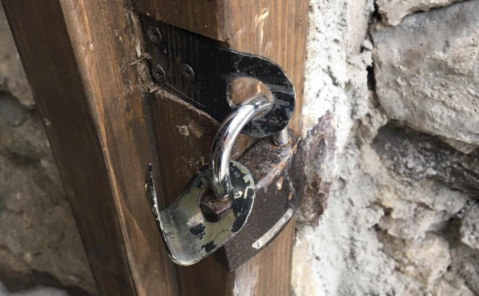 Вхідні двері на вежу Невицького замку вже тричі зламували вандали (ФОТО)
