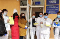 Волонтеріат УжНУ підтримав ужгородських медиків, які працюють із хворими на COVID-19