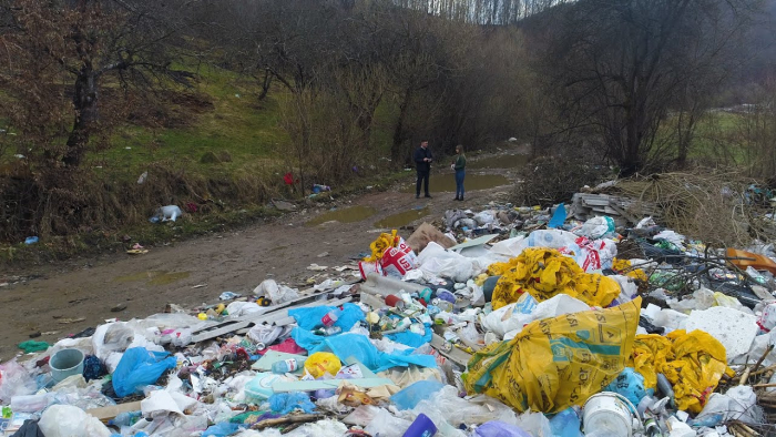 Несанкціоноване сміттєзвалище на Хустщині: тонни відходів
