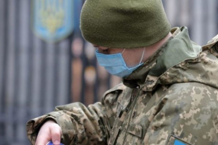 Весняний призов: майбутні військовослужбовці на Закарпатті проходять медогляд і здають тест на COVID-19