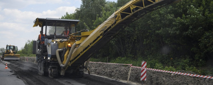 На Закарпатті ремонтують дорогу вздовж кордону з Угорщиною