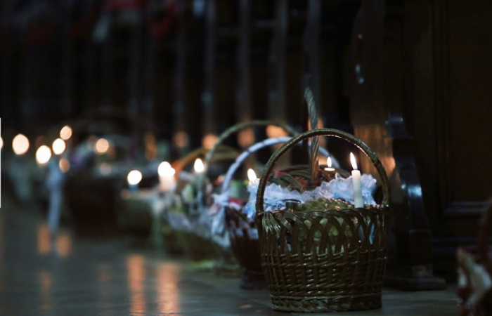 Світ святкує Великдень: Як закарпатці освятили пасхальні кошики