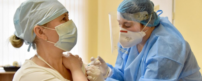 103 повністю вакцинованих: на Закарпатті почали щеплення другою дозою вакцини від COVID-19
