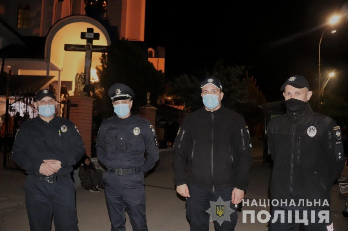Закарпатські поліцейські забезпечили порядок та безпеку у Великодню ніч