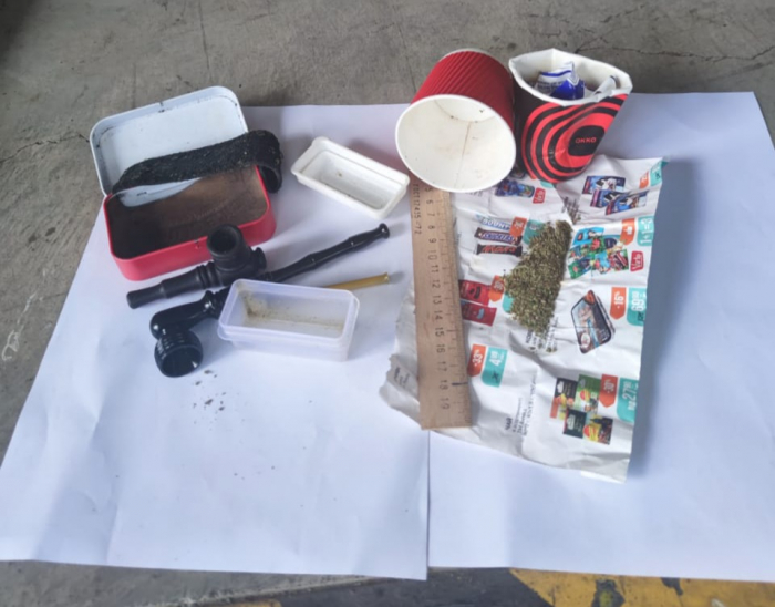 Службовий собака прикордонників виявив у легковику українця згорток з канабісом