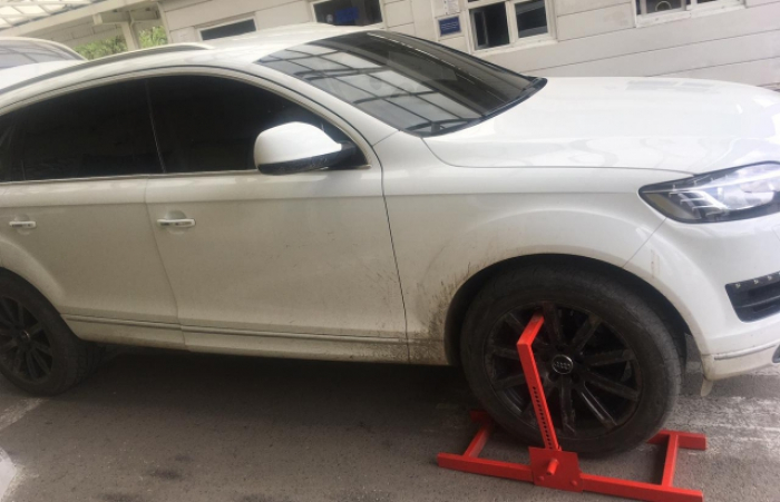 Спрацювала база "Інтерполу": в Закарпатті на кордоні виявили крадену в Чехії "Audi – Q7"