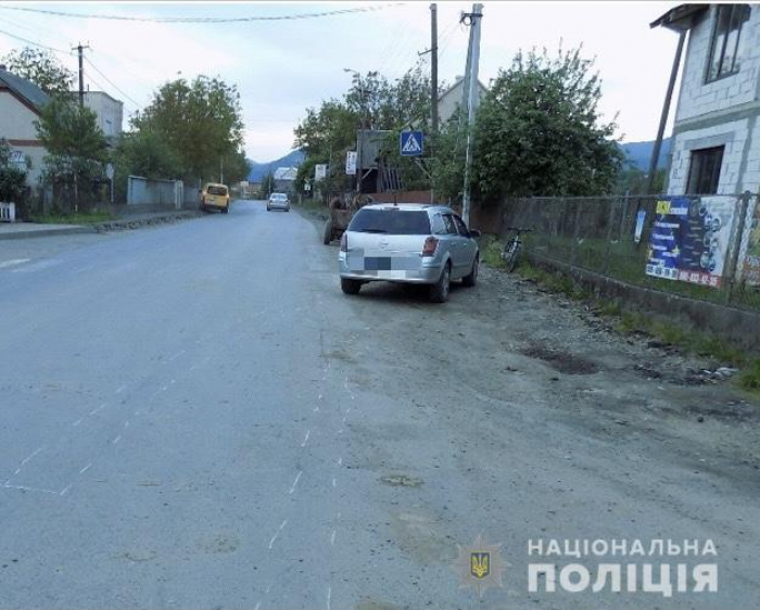 На Хустщині: водій "Opel" здійснив наїзд на 10-річного хлопчика (ФОТО)