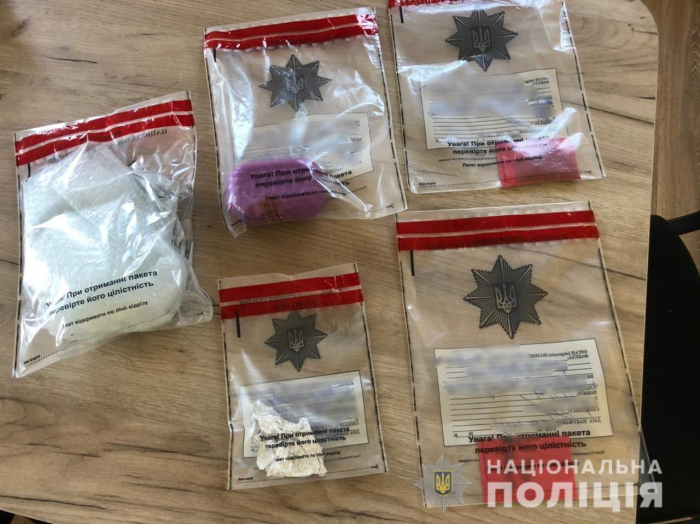 В Ужгороді поліцейські вилучили з незаконного обігу небезпечний наркотик метамфетамін 
