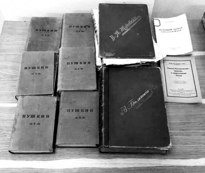 В Закарпатті затримали партію старовинних книг, які везли закордон (ФОТО)