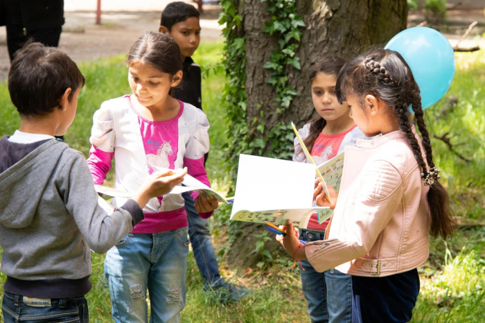 Для ромських дітей в Ужгороді організували творчу акцію