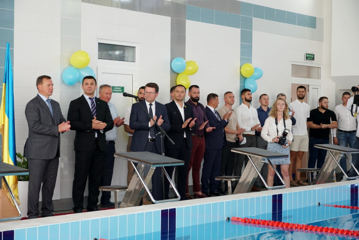 У Класичній гімназії Ужгорода після капітального ремонту відкрили оновлений басейн (ВІДЕО)