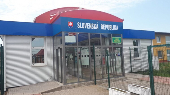 Словаччина відкрила всі пункти пропуску на кордоні з Україною