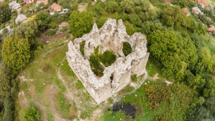 Історія по-новому: на Ужгородщині розповіли про Середнянський замок (ВІДЕО)