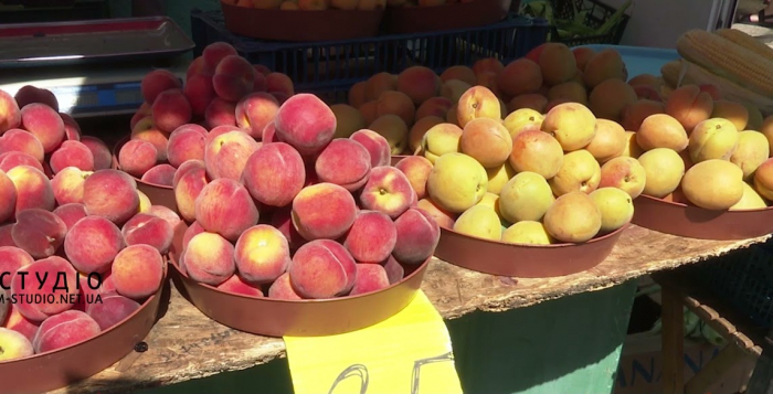 Вражаючі ціни: на Закарпатті фрукти здорожчали на 15%