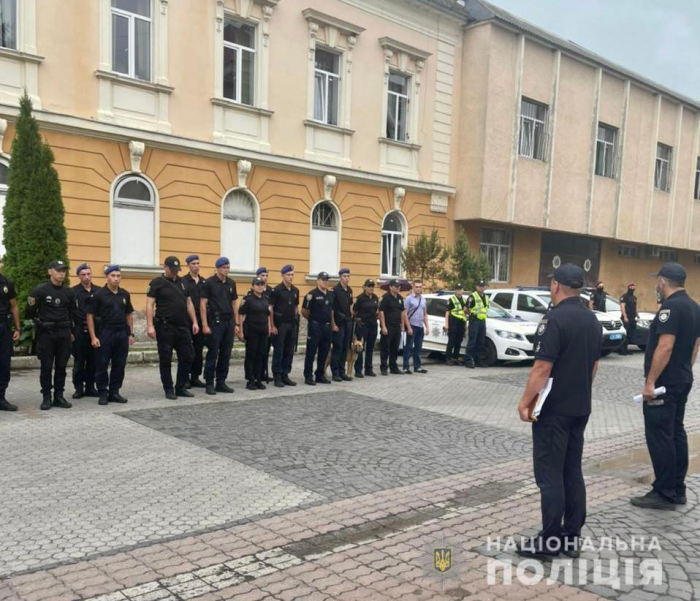 В Мукачеві патрулюють додаткові наряди поліції та Нацгвардії. Чи стане безпечніше в місті?