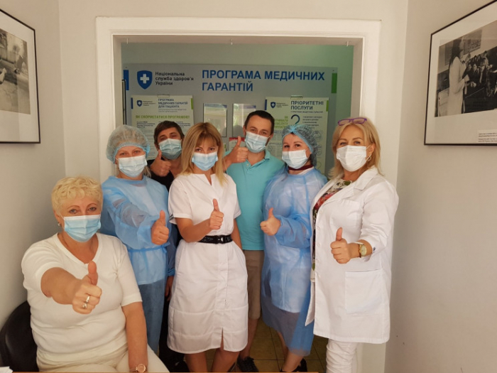 В Ужгороді всім охочим у будь-який день можна зробити щеплення вакциною від Pfizer