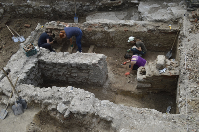 Унікальні фото: розкопки археологічної пам’ятки – середньовічної церкви Ужгородського замку