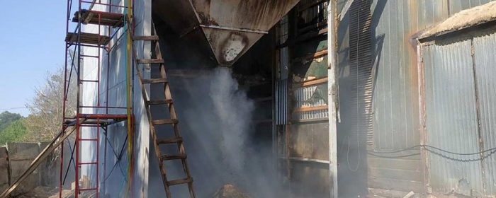 Горіла тирса та електрощитова. На двох деревообробних підприємствах Закарпаття була пожежа