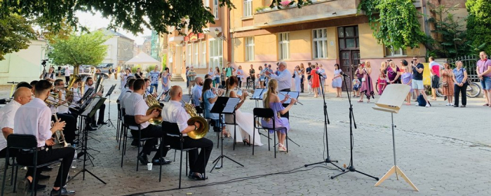 Серія концертів "Музика просто неба" стартувала в Ужгороді 