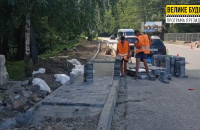 На Закарпатті ремонтують дорогу поряд із єдиною у світі ГЕС, що розміщена на двох річках