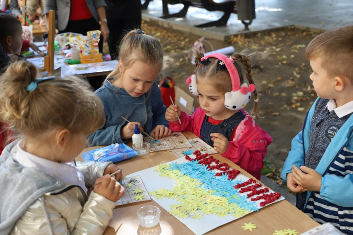 Як набережна Незалежності в Ужгороді перетворилася на «Країну щасливого дитинства»