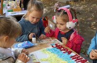 Як набережна Незалежності в Ужгороді перетворилася на «Країну щасливого дитинства»
