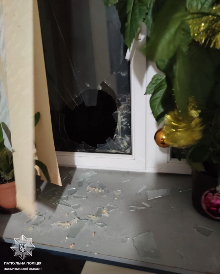 Патрульні роти ТОР розшукали чоловіка, який розбив вікно у житловому будинку