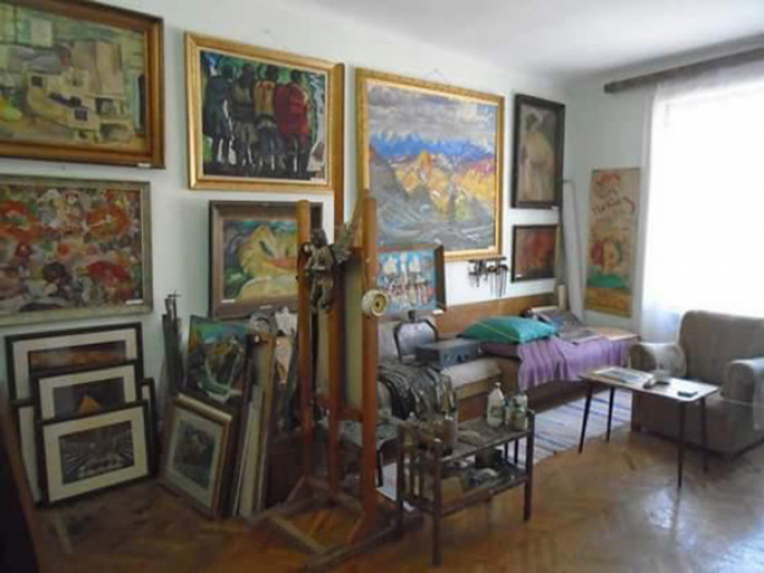 Понад 2000 експонатів знаходиться у меморіальному будинку-музеї художника Федора Манайла в Ужгороді