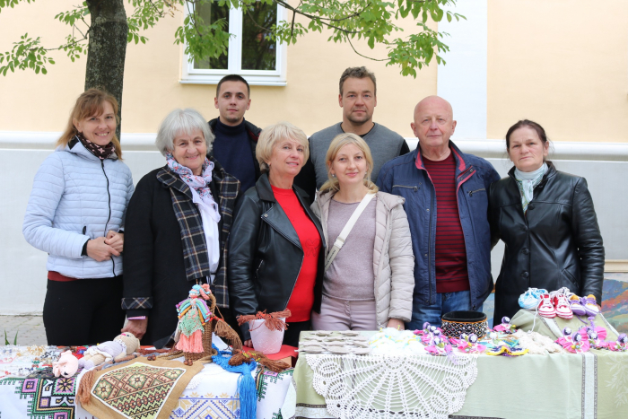 Працівники Центру культури провели благодійний міні-ярмарок на підтримку ЗСУ 