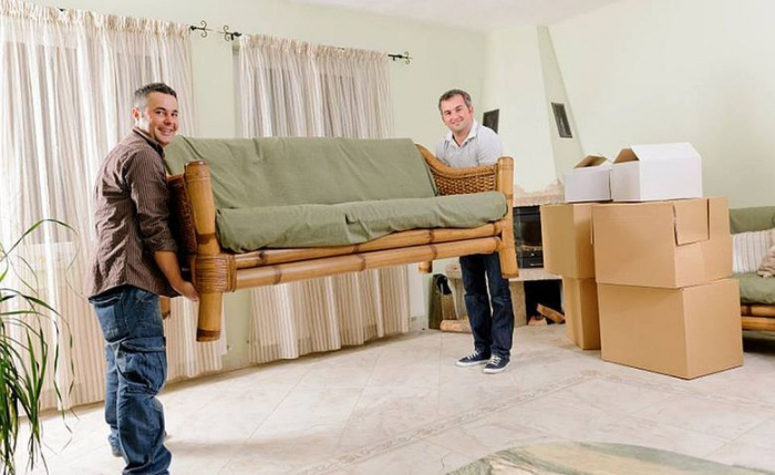 Как перевезти мебель в квартиру?
