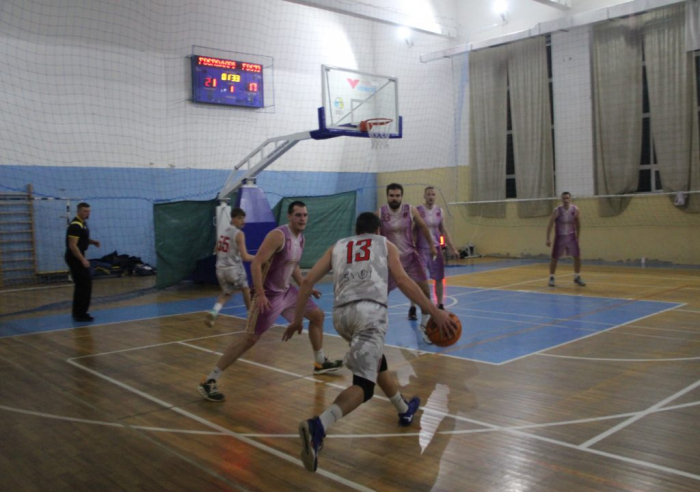Ужгородські баскетболісти продовжили свою переможну серію