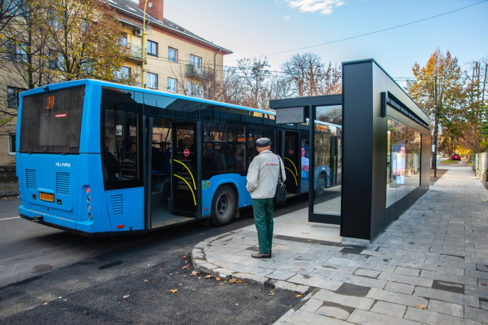 До відома пасажирів: у центрі Ужгорода змінено місце зупинки автобусів на маршрутах № 18, 20 та 26 