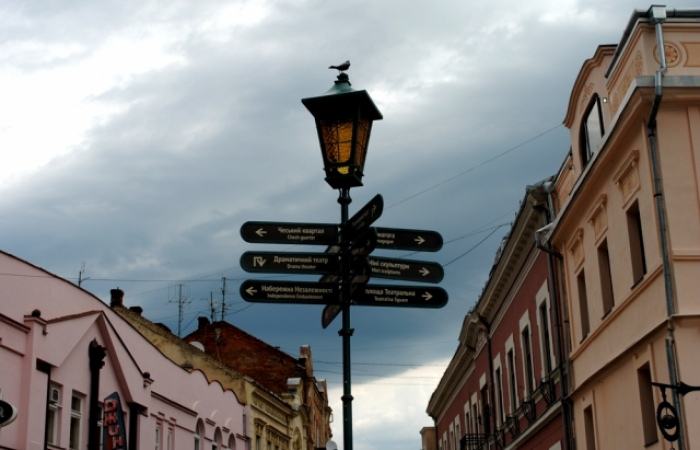 В Ужгороді частково відновлюють вуличне освітлення – працюватиме біля 30% ліхтарів