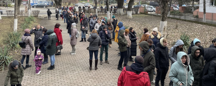 Утворились черги: в Ужгороді здають кров для військових