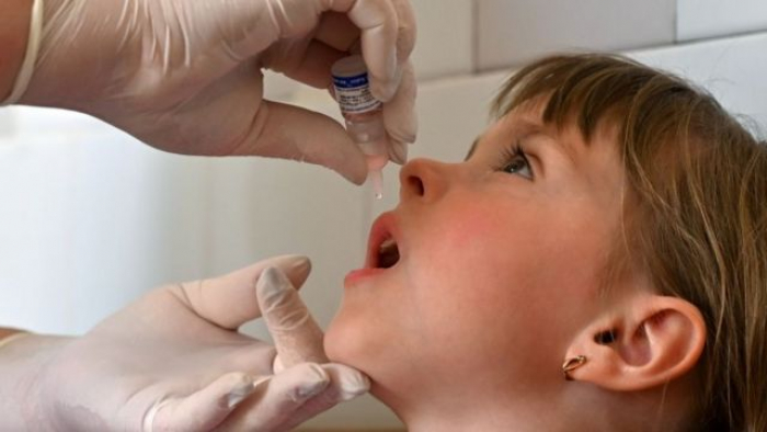 Зробити щеплення дітям від поліомієліту закликають ужгородських батьків
