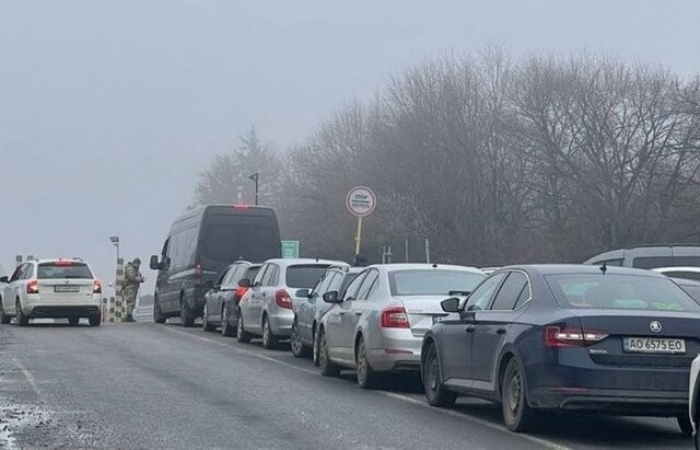 Всі 22 КПП на Заході України працюють у цілодобовому режимі