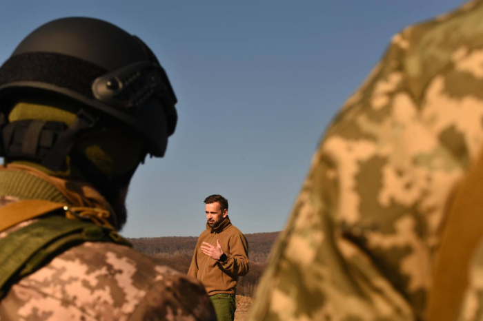 В Закарпатті на благодійні рахунки для підтримки військових перераховують від 500 до мільйонів гривень