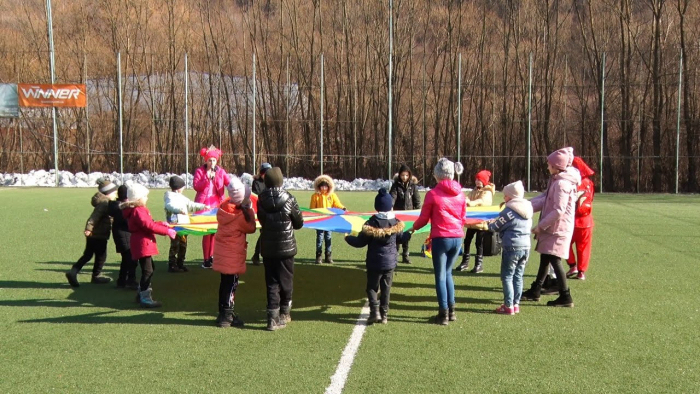 Свято для маленьких переселенців: у Полянській громаді розважали малечу іграми й танцями