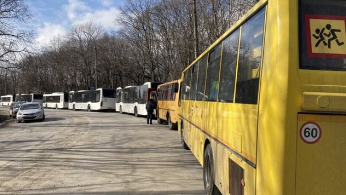 З Мукачева до кордонів з країнами ЄС для переселенців організували безкоштовні автобуси