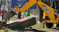 В Ужгороді демонтували пам'ятник, встановлений до 300-річчя возз'єднання України та Росії