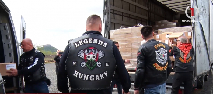 Байкерська спільнота на варті допомоги: байкери з Угорщини привезли гумвантаж у Закарпаття