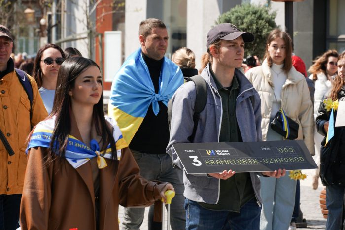 В Ужгороді відбулася мирна хода з валізами - символом того, у що вмістилося життя мільйонів українців
