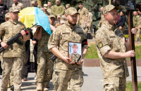 В Ужгороді попрощалися із захисником Євгеном Лабою

