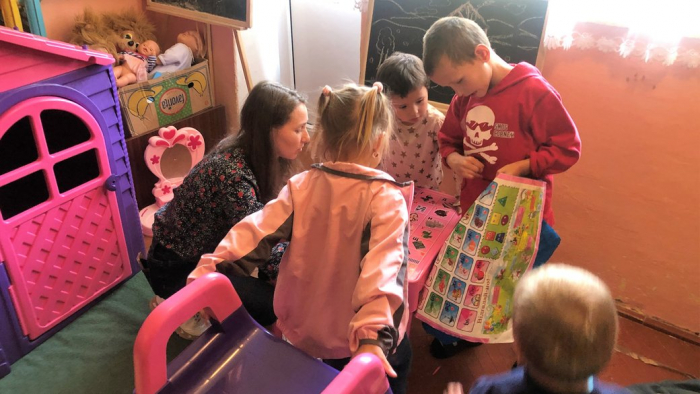Військові Нацгвардії привезли допомогу дітям-сиротам з Чернігівської області, які зараз проживають на Закарпатті