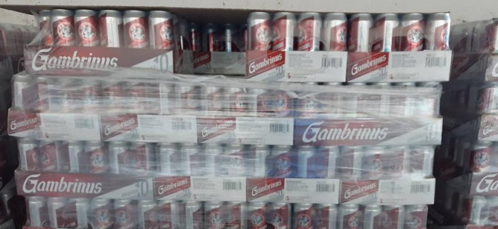 Закарпатські митники не пропустили в Україну контрафактне пиво на 640 тис грн (ФОТО)