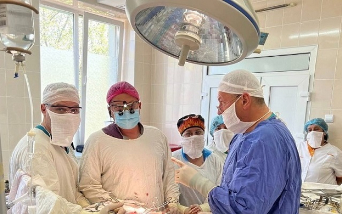 У Закарпатській обласній лікарні вперше провели операцію з корекції тазового повнокрів’я