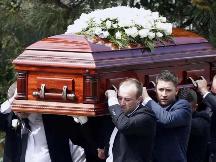 Чому так важлива допомога під час похорону?
