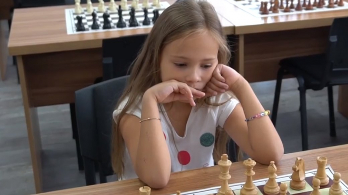 Срібло на Чемпіонаті Європи з бліц-шахів здобула 8-річна мукачівка Домініка Гачкайло