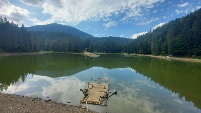 Рівень води в озері відповідає щорічним нормам, — директор нацпарку "Синевир"