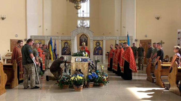 На Закарпатті попрощалися із загиблим воїном Олександром Пульновим